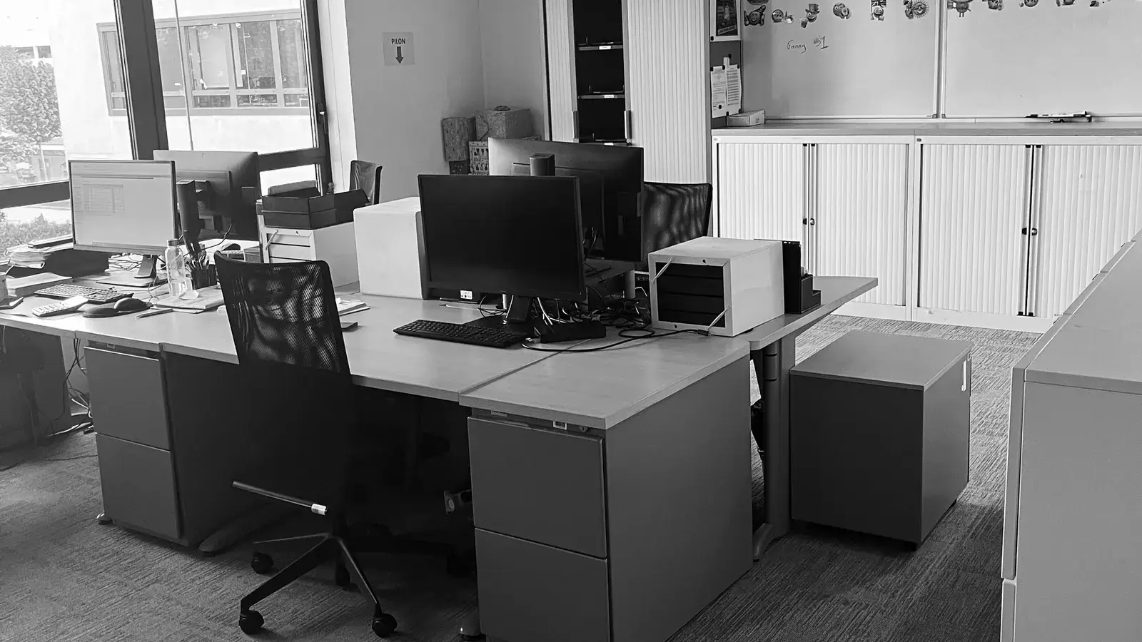 A CNAV agent's workstation observed on site