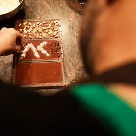 AK Day Noël - atelier chocolat avec logo Akiani