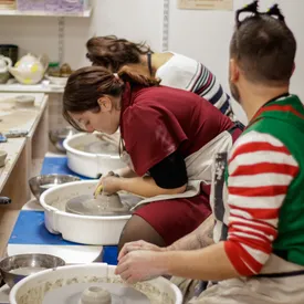 AK Day Noël - atelier poterie sur tour