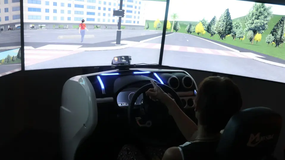 Interaction sequence with a female driver at the wheel