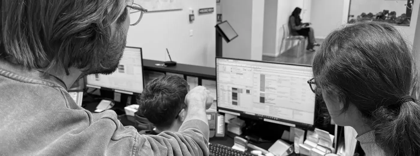 Observation of a business tool across several screens in a workspace
