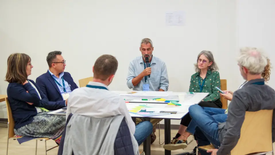 Person presenting the Saint-Vincent-de-Tyrosse group's thinking to the other groups