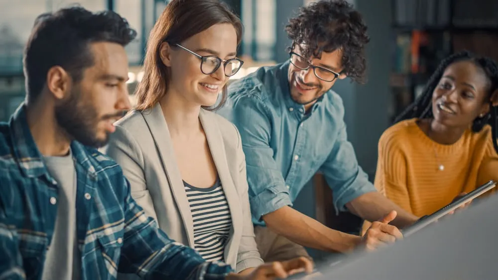 Personas: 4 different users in front of a screen