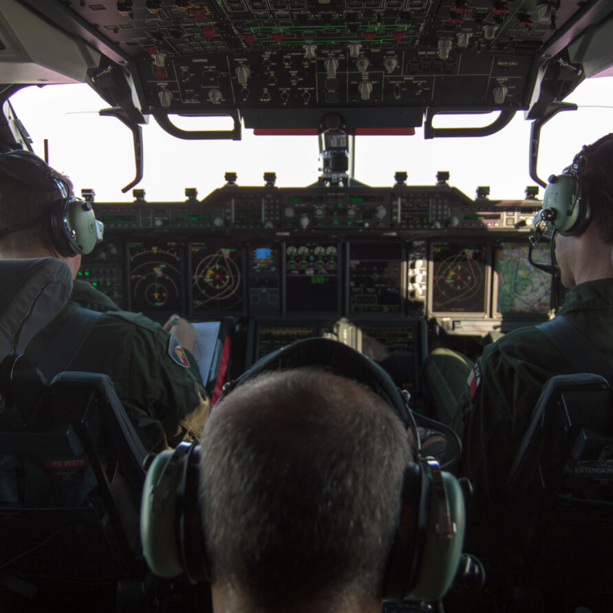 Observation dans un cockpit d'avion de l'A400M