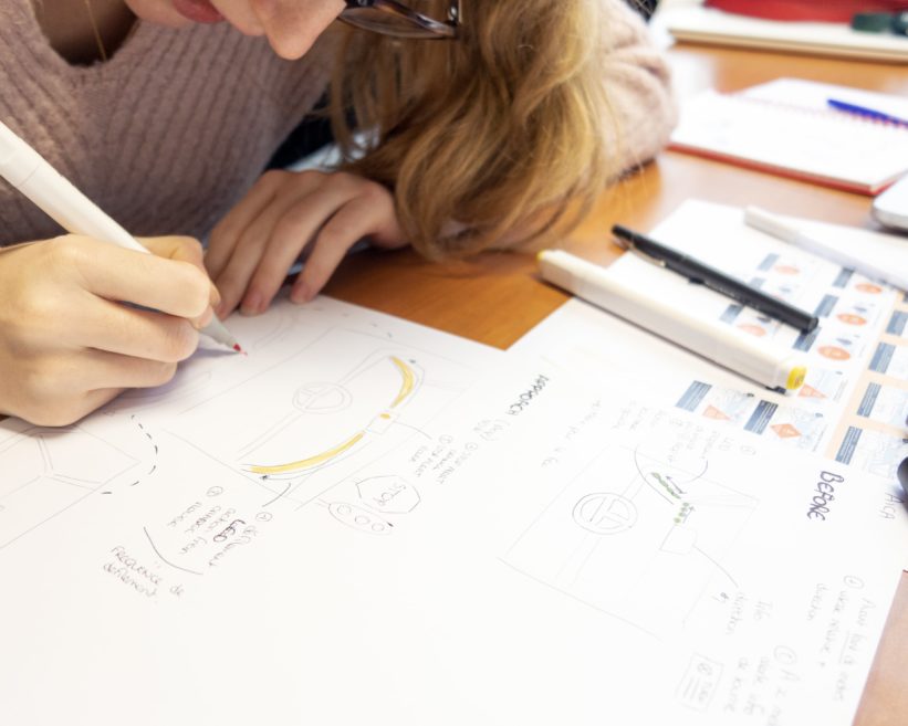Sketch papier pour les différents concepts à développer