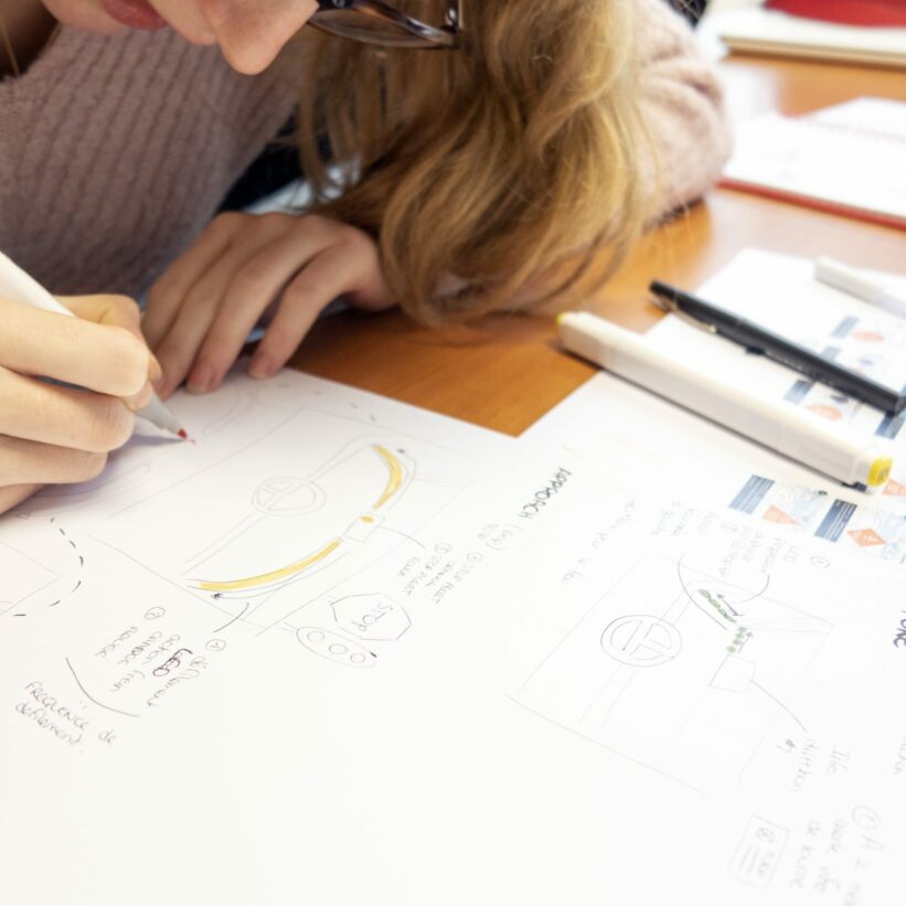 Sketch papier pour les différents concepts à développer