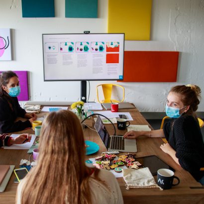 Pauline en restitution avec l'équipe Marbotic
