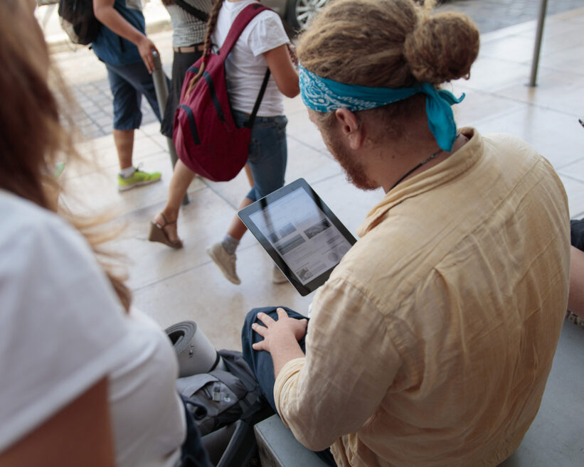 Guerilla tests devant la gare